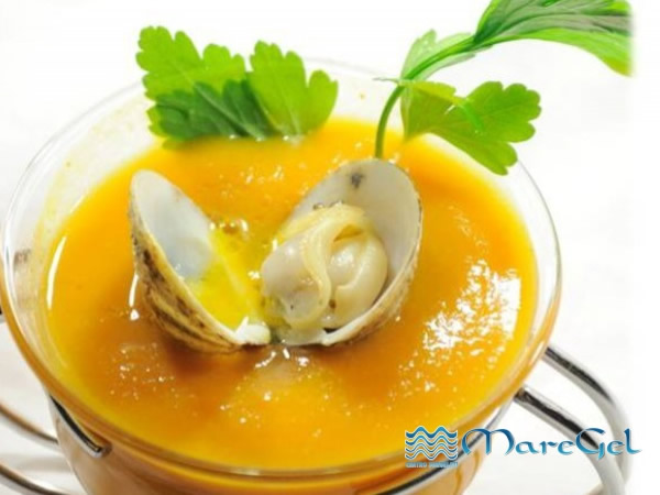 Vellutata di zucca con frutti di mare